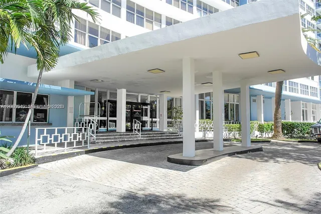 3-bedroom home at 7441 Wayne Avenue #10C, Miami Beach