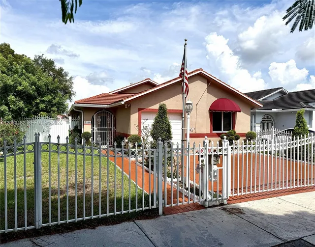 3-bedroom home at 7510 W 4th Avenue, Hialeah