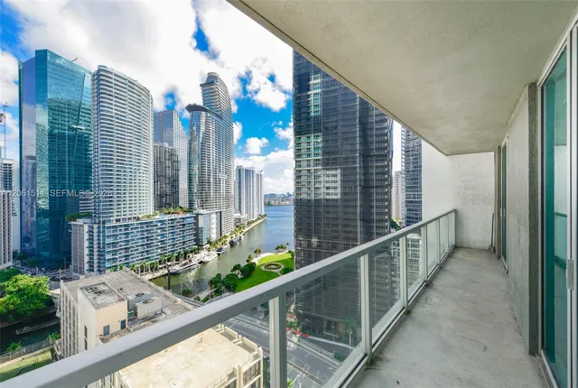 2-bedroom home at 500 Brickell Avenue #2407, Miami