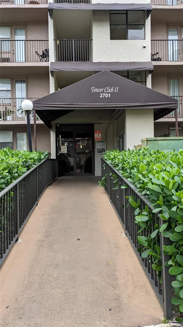 1-bedroom rental at 2701 Riverside Drive #206B, Coral Springs