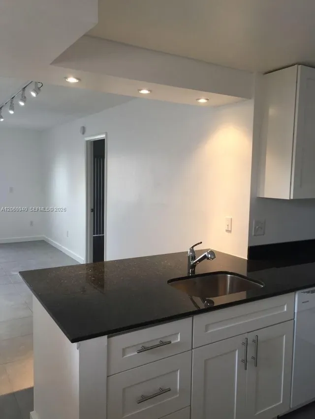 3-bedroom rental at 860 NE 209th Terrace #10433, Miami