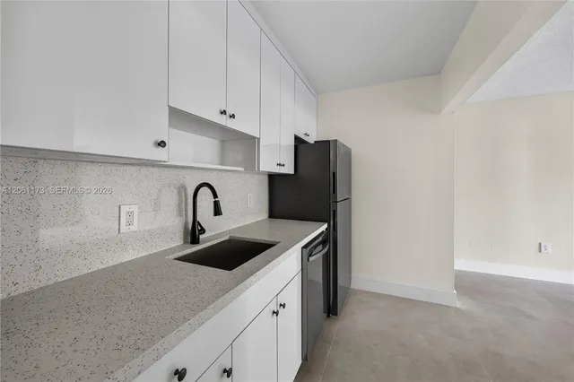 1-bedroom rental at 1720 Cleveland Street #107E, Hollywood