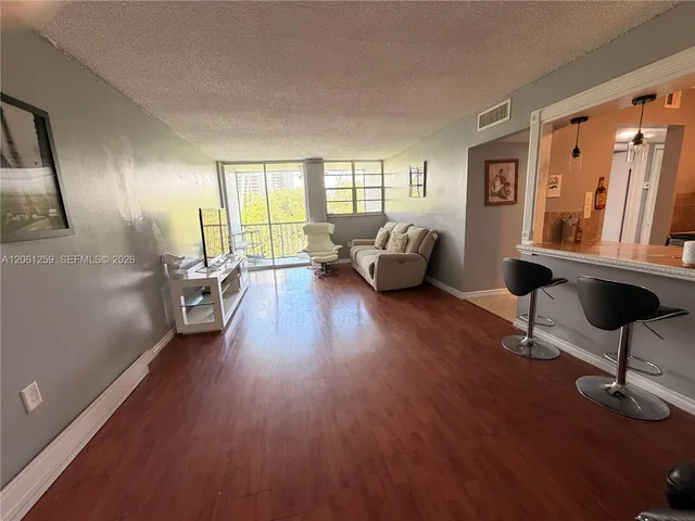 2-bedroom rental at 16518 NE 26th Avenue #403, North Miami Beach