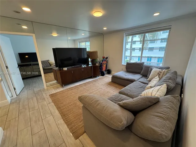 2-bedroom rental at 1460 Ocean Drive #305, Miami Beach