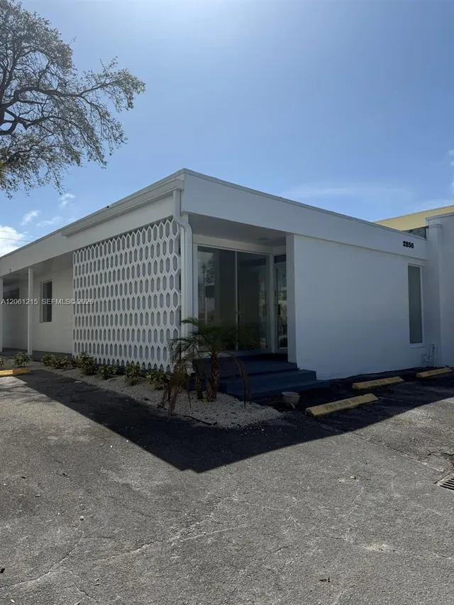 Land at 2856 E Oakland Park Boulevard, Fort Lauderdale