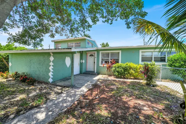 3-bedroom home at 111 Ocean Parkway, Boynton Beach