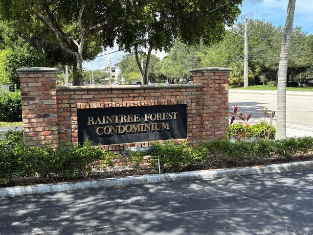 2-bedroom home at 301 N Pine Island Road #105, Plantation