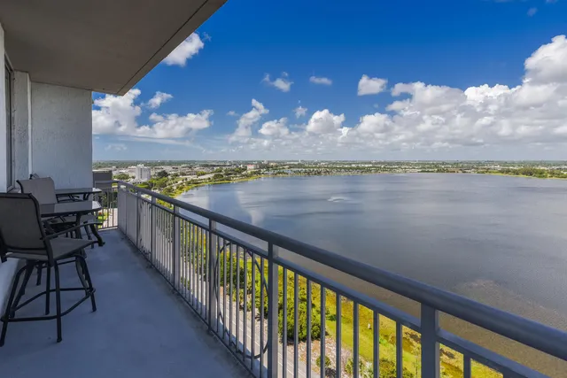 2-bedroom rental at 300 S Australian Avenue #1106, West Palm Beach