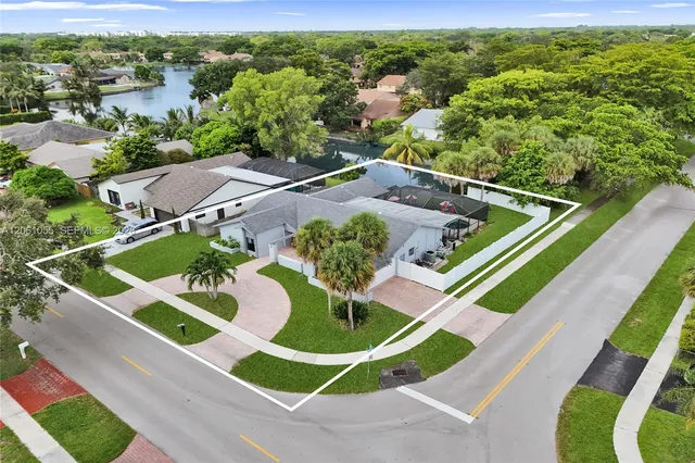 4-bedroom home at 1221 NW 78th Avenue, Plantation
