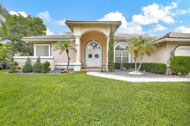 4-bedroom home at 351 NW 110th Avenue, Plantation