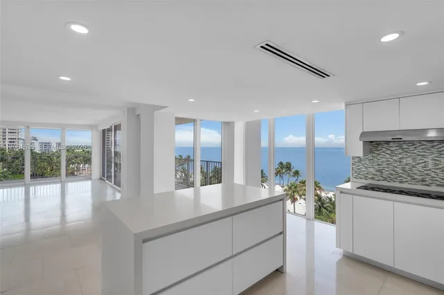 3-bedroom home at 881 Ocean Drive #7H, Key Biscayne