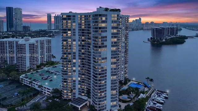 2-bedroom home at 3530 Mystic Pointe Drive #1606, Aventura