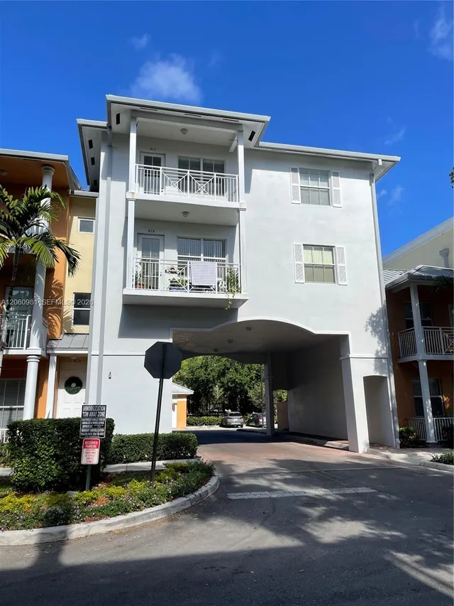 2-bedroom home at 412 SW 13th Terrace #412, Fort Lauderdale
