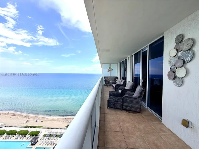 2-bedroom rental at 1830 S Ocean Drive #2508, Hallandale Beach