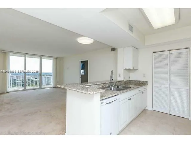 2-bedroom rental at 19501 W Country Club Drive #2205, Aventura