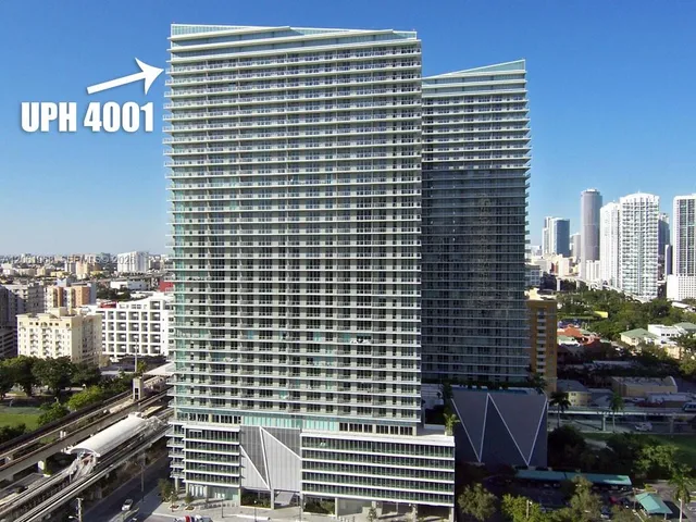 2-bedroom rental at 79 SW 12th Street #UPH4001S, Miami