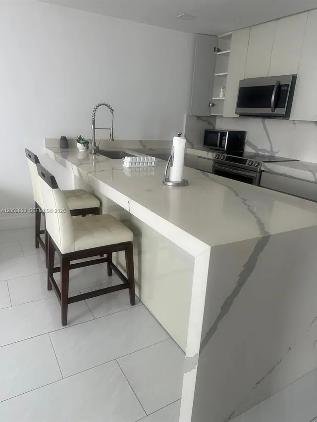 3-bedroom rental at 3725 S Ocean Drive #1507, Hollywood