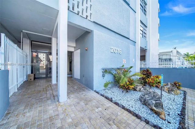 2-bedroom rental at 2016 Bay Drive #304, Miami Beach