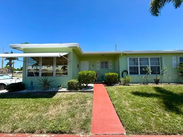 2-bedroom home at 100 Pine Point Drive #A, Boynton Beach