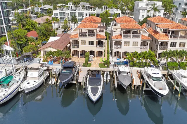 3-bedroom home at 210 HENDRICKS Isle, Fort Lauderdale