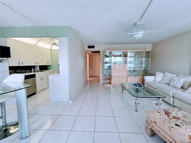 2-bedroom home at 3076 E Exeter E 3076 #3076, Boca Raton