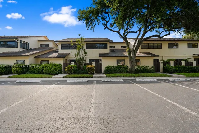 3-bedroom home at 7640 NW 79th Avenue #L6, Tamarac