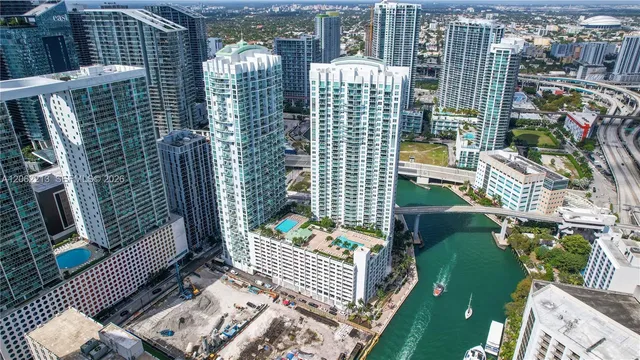 1-bedroom home at 41 SE 5th Street #906, Miami