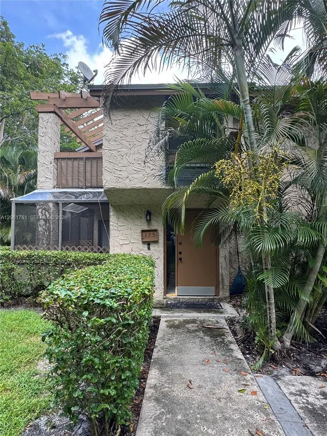 2-bedroom home at 175 Wimbledon Lake Drive, Plantation