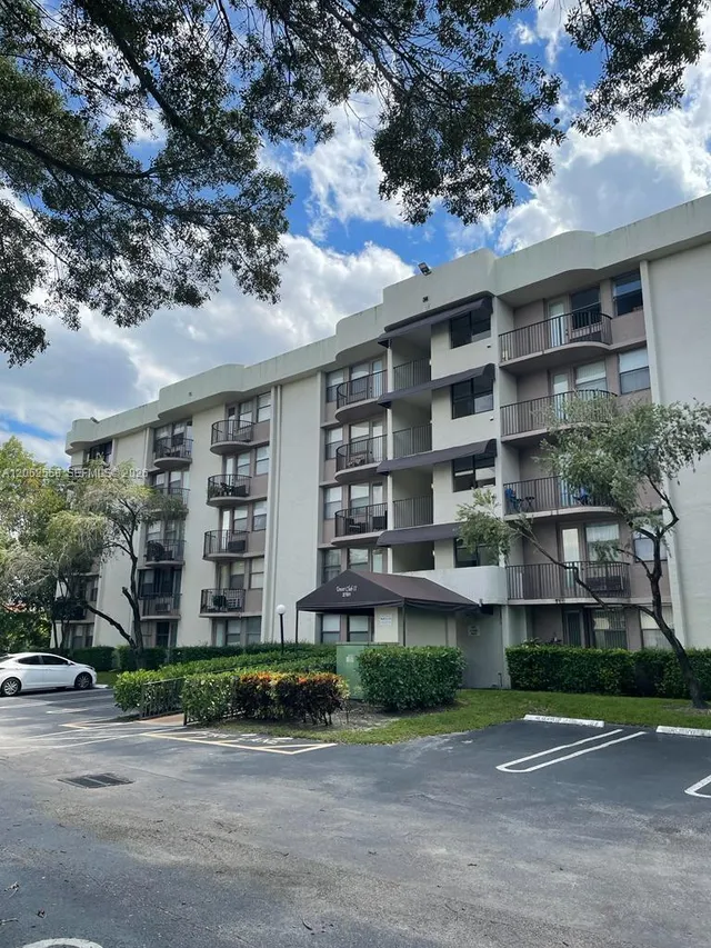 1-bedroom home at 2771 Riverside Drive #307A, Coral Springs