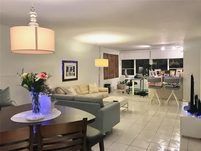 1-bedroom home at 5005 Collins Avenue #518, Miami Beach