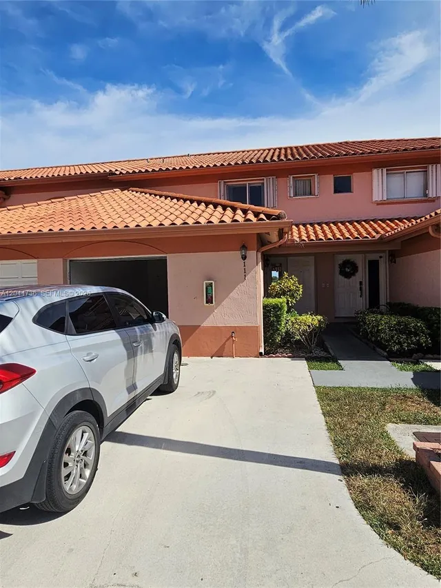 3-bedroom rental at 20822 San Simeon Way #111, Miami