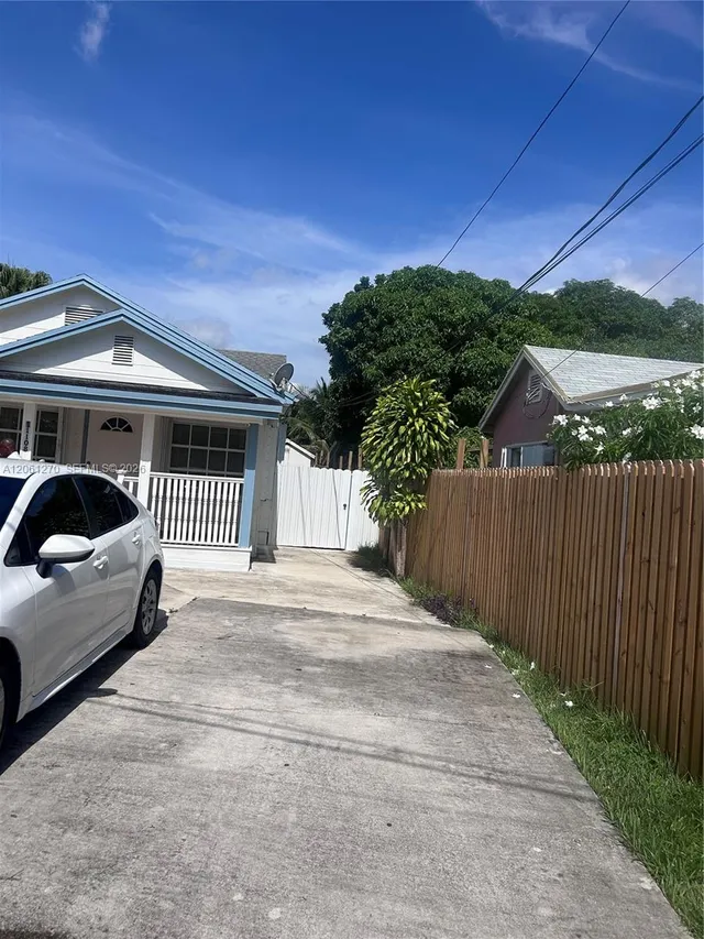 2-bedroom rental at 11108 Peachtree Drive #0, Miami