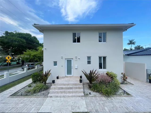 3-bedroom rental at 383 SW 25th Road, Miami
