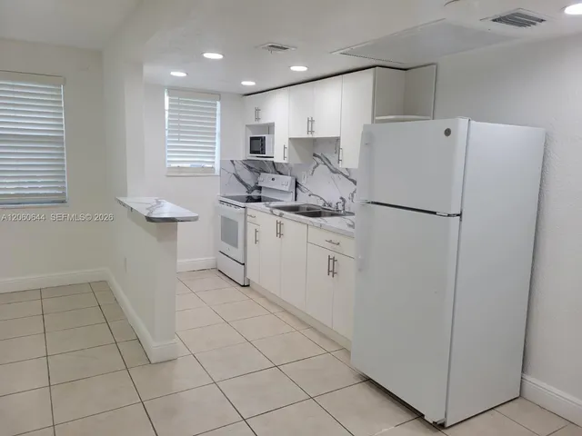 1-bedroom rental at 3901 SW 112th Avenue #50, Miami