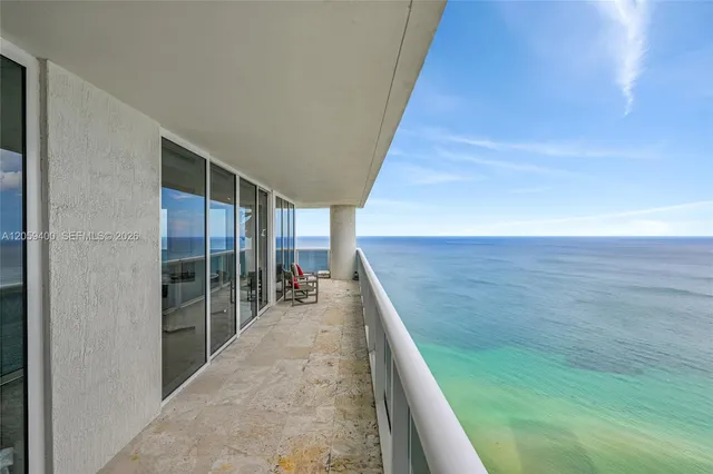 3-bedroom rental at 1800 S Ocean Drive #4304, Hallandale Beach
