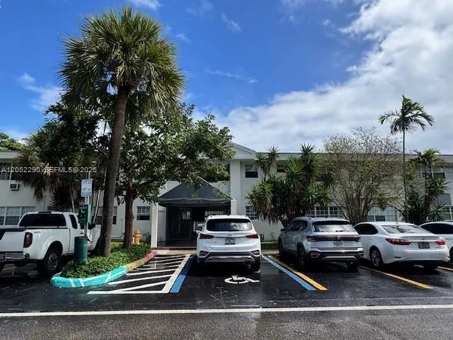 1-bedroom rental at 7925 W Dr 12 #12, North Bay Village
