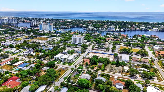 4-bedroom home at 310 SE 8TH Street, Delray Beach