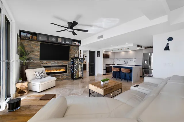 2-bedroom home at 110 N Federal Highway #1118, Fort Lauderdale