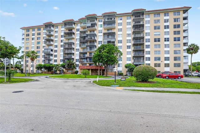 1-bedroom home at 4174 Inverrary Drive #706, Lauderhill