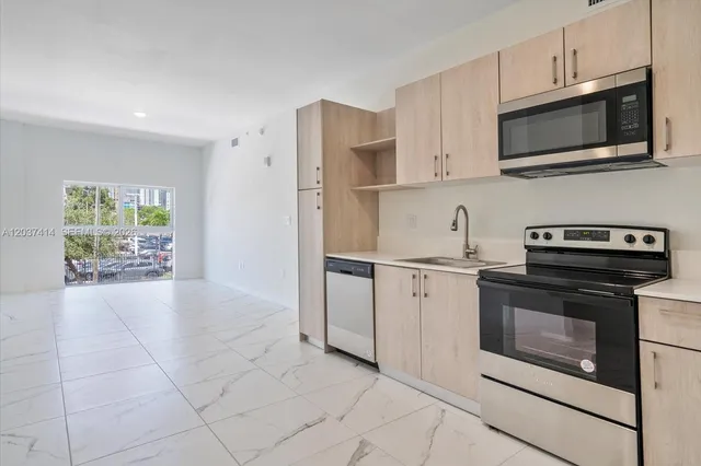 2-bedroom rental at 420 SW 7th Avenue #304, Miami