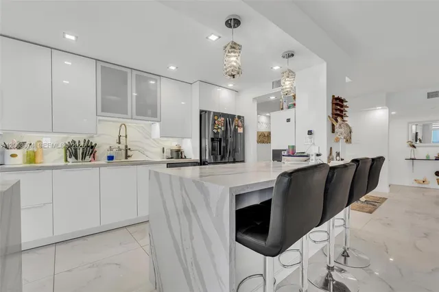 2-bedroom rental at 18071 Biscayne Boulevard #901, Aventura