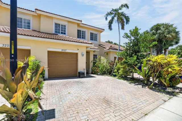 3-bedroom rental at 3227 NW 32nd Terrace, Oakland Park