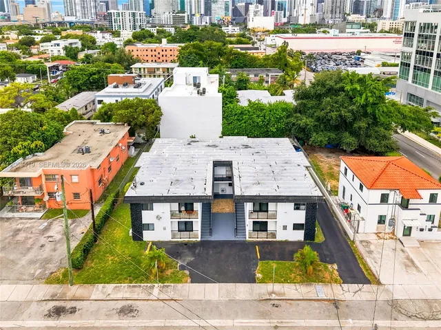 3-bedroom rental at 635 SW 7th Court #APT 4, Miami