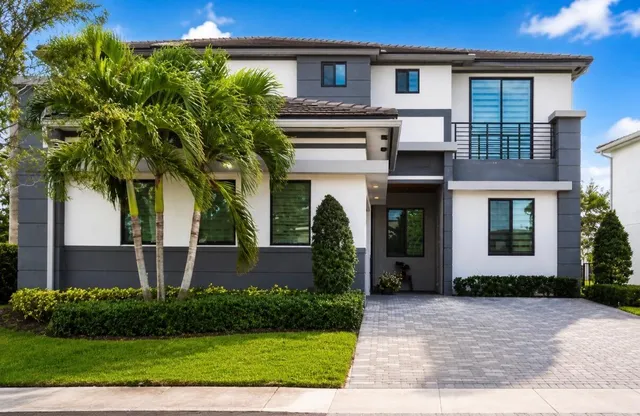 5-bedroom home at 10680 PASSAGE Way, Parkland