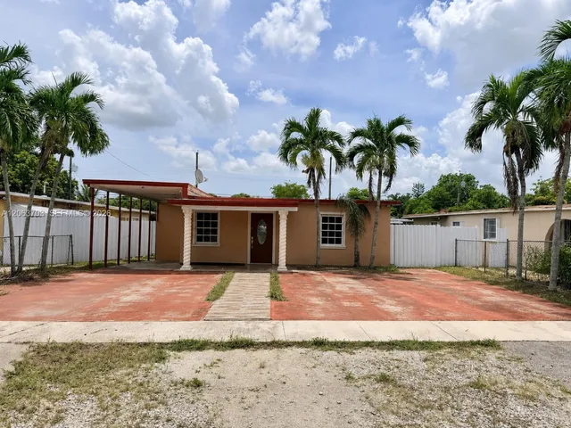 7-bedroom home at 142 E 45th Street, Hialeah