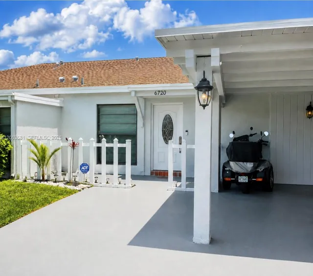 2-bedroom home at 6720 Moonlit Drive, Delray Beach