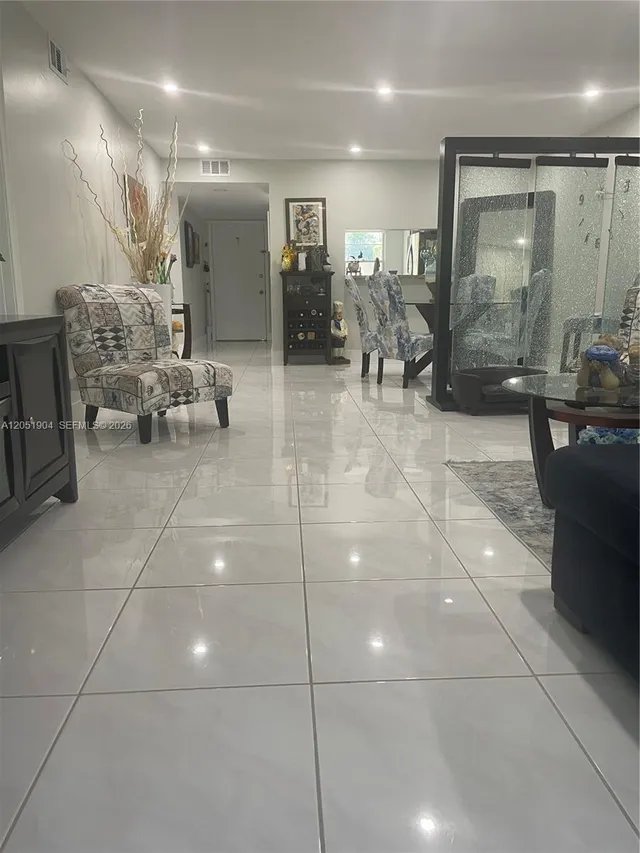 2-bedroom home at 1011 SW 125th Avenue #207M, Pembroke Pines