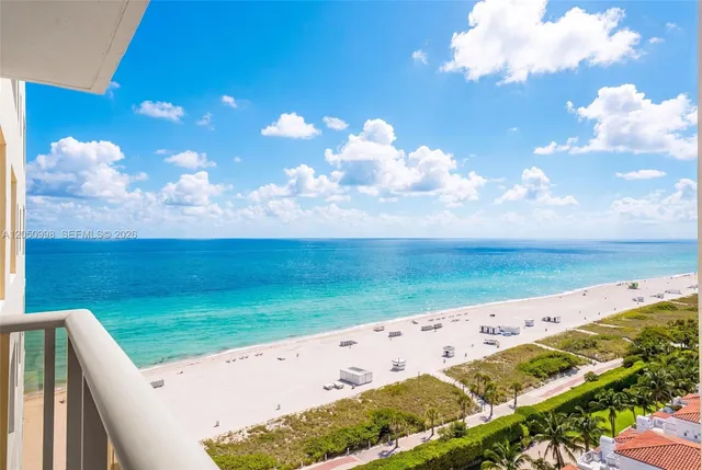 2-bedroom home at 6039 Collins Avenue #1624, Miami Beach