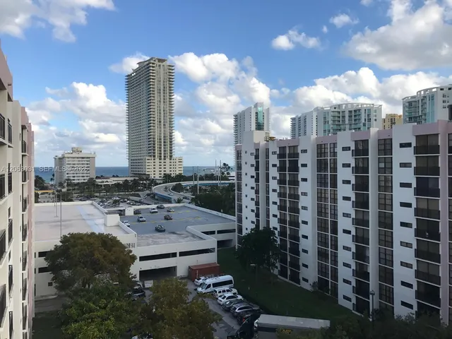 2-bedroom rental at 16919 N Bay Road #916, Sunny Isles Beach