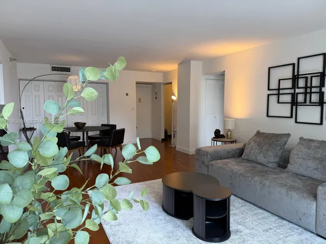 2-bedroom rental at 20505 E Country Club Drive #236, Aventura